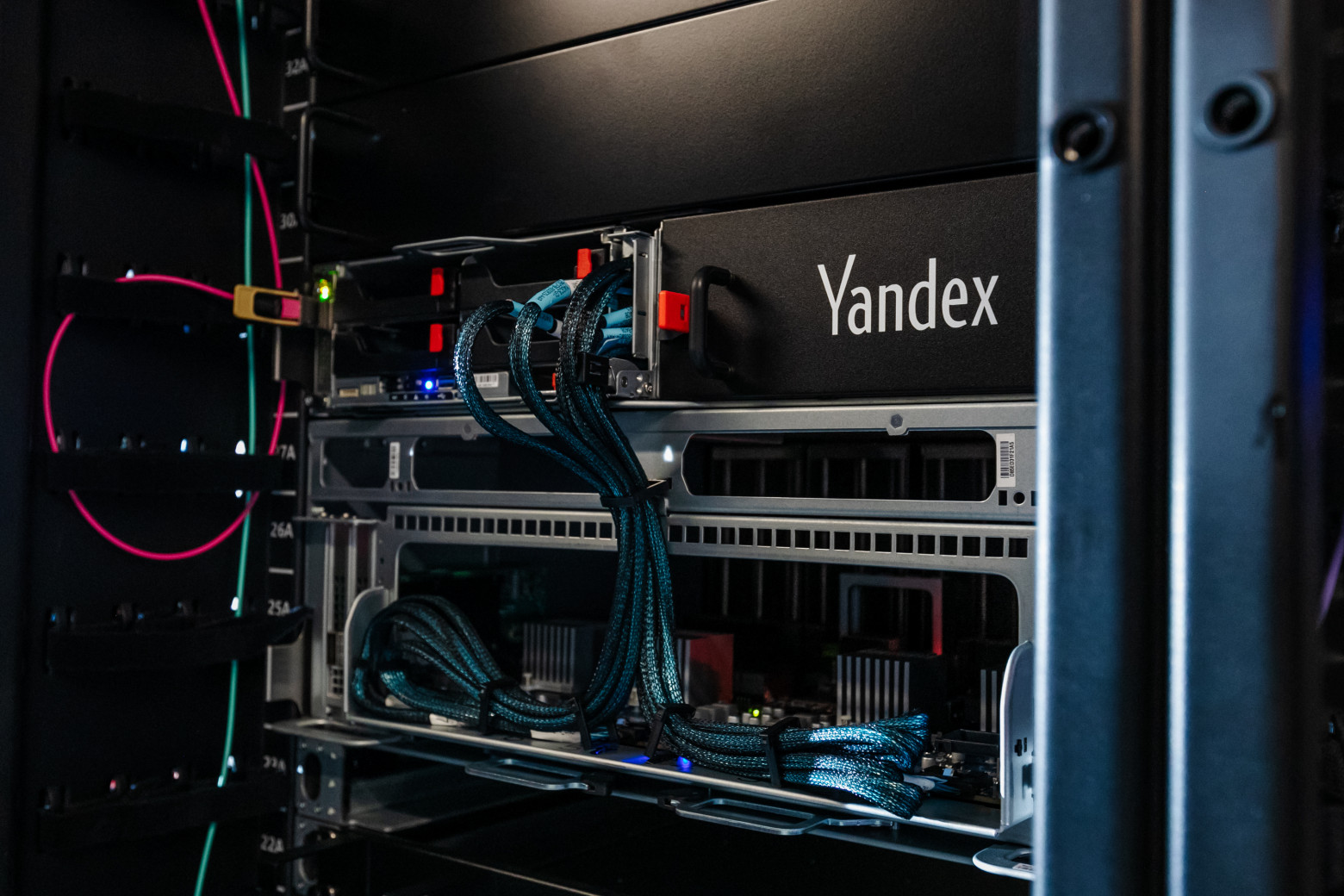 Яндекс выпустил свою партию серверов 