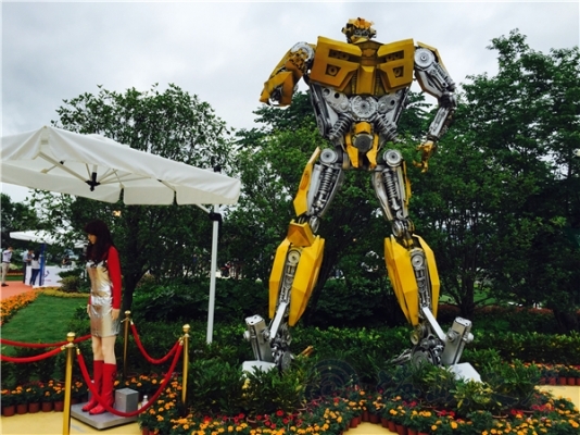 Больше 200 различных роботов были представлены на выставке в Китае