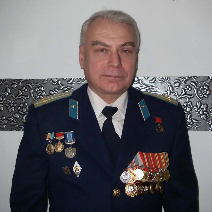Автор Юрий Каторин