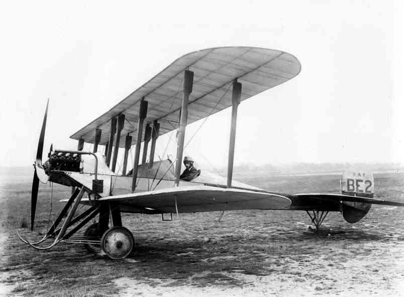 Первый опытный самолет RAF B.E.2 после доработки кабины