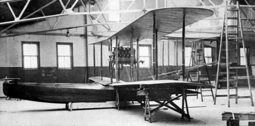Строительство первого экземпляра летающей лодки Сопвич «Бэт Бот» I 