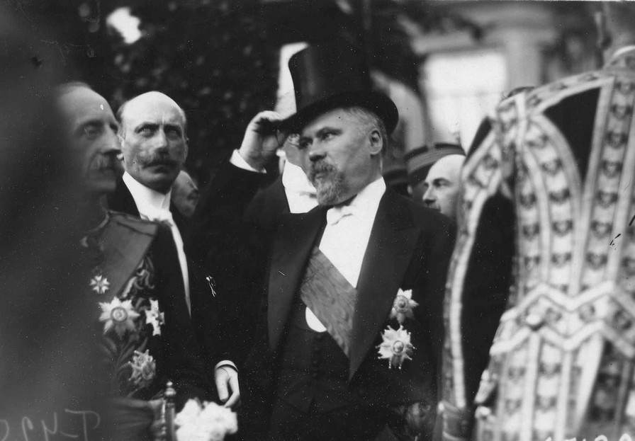 Раймон Пуанкаре (20 августа 1860 г. – 15 октября 1934 г.), президент Франции и князь Андорры. Фото сделано во время его официального визита в Россию в июне 1914 г. До войны меньше двух месяцев