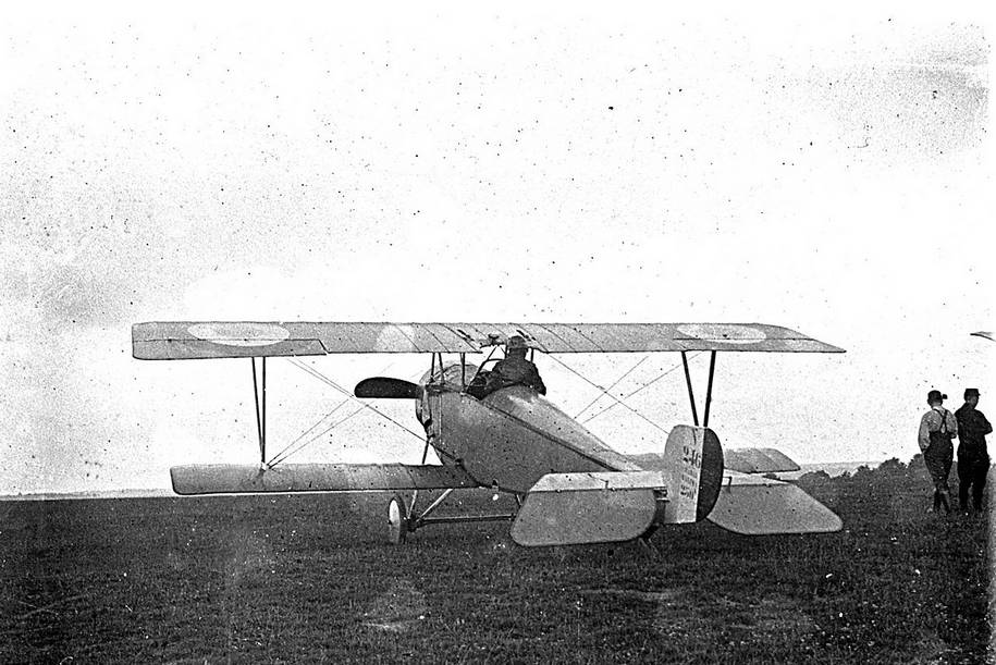 Французский одноместный Ньюпор 10ВА1 на аэродроме Амьен на Сомме – июнь 1915 г.